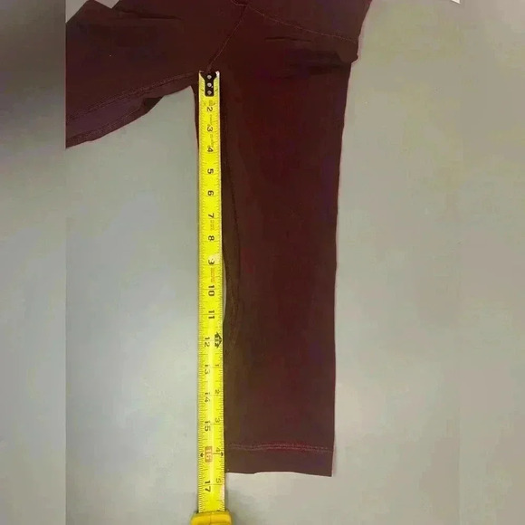 Women’s Lululemon Dark Maroon leggings - Picture 2 of 5